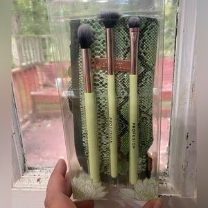 Profusion Cosmetics Desert Sage Brush and Bag Set